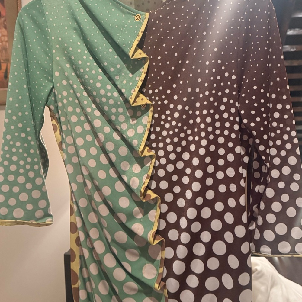 Women’s Small Funky Top